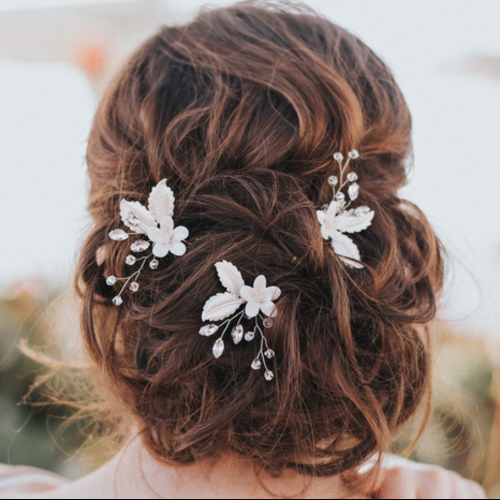 🥰 BUNDLE - 1 Floral Hair Comb & 3 Hair Pins